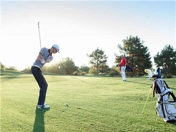3 PGA Pro padomi, kā uzlabot golfa šūpoles